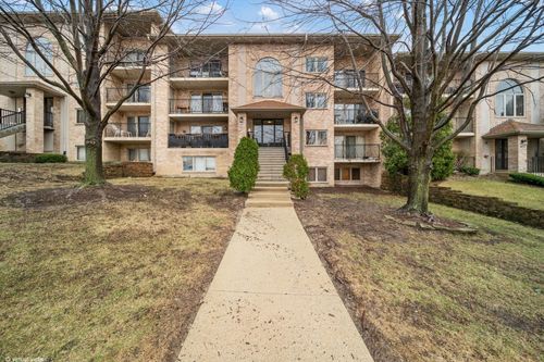 unit-2s-4407 Pershing Ave, Downers Grove, IL, 60515-2668 | Card Image