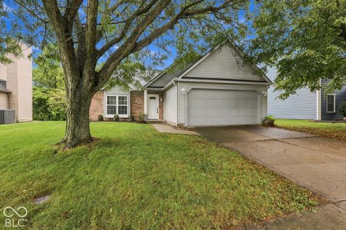 17935 Grassy Knoll Dr, Westfield, IN, 46074-9715 | Card Image