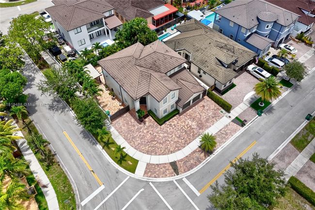 8902 Nw 178 Th Ln, House other with 4 bedrooms, 4 bathrooms and null parking in Hialeah FL | Image 45