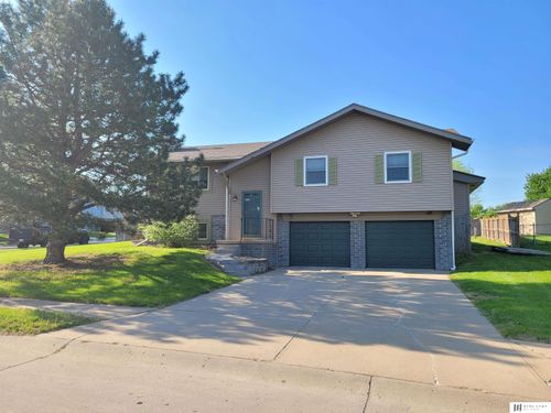 15201 Greene Ave, Omaha, NE, 68138-3334 | Card Image