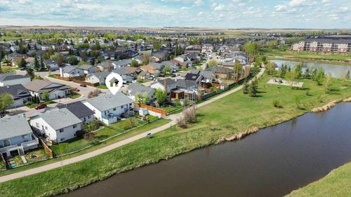 202 Willow Brook Close Nw, Airdrie, AB, T4B2J7 | Card Image