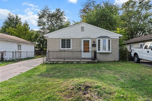 11724 Syracuse St, Taylor, MI, 48180-6806 | Card Image