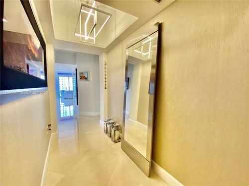 1220-19900 E Country Club Dr, Aventura, FL, 33180-3335 | Card Image