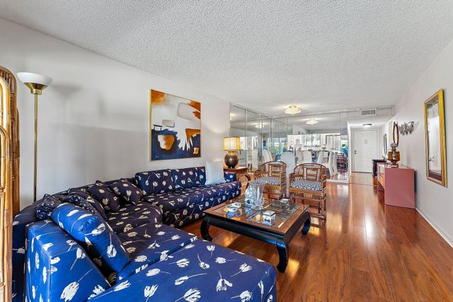 APT-111 - 3186 Via Poinciana, Condo with 2 bedrooms, 2 bathrooms and null parking in Lake Worth FL | Image 7