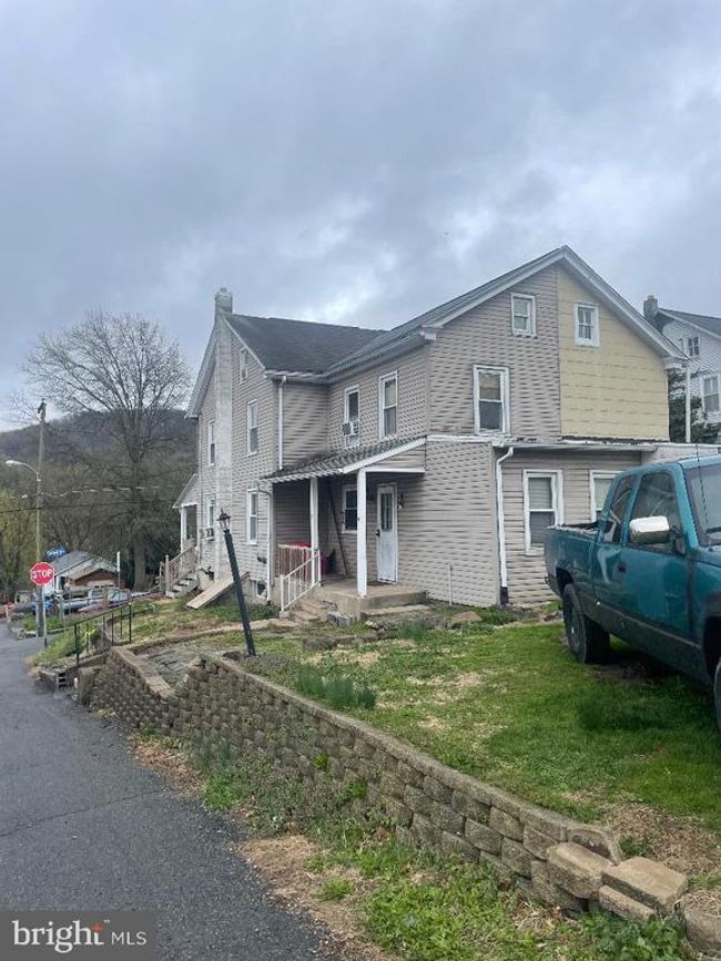 15 Dewey St, Home with 3 bedrooms, 1 bathrooms and null parking in MOHNTON PA | Image 4