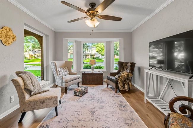 formal living room | Image 8