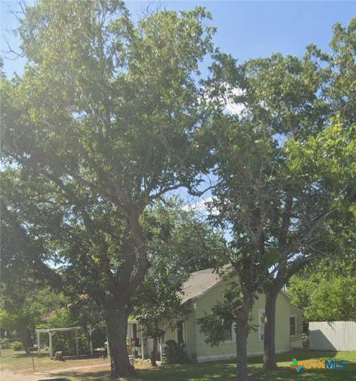 312 W Courthouse St, Cuero, TX, 77954-3716 | Card Image
