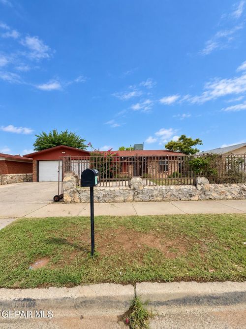 5055 Sagittarius Ave, El Paso, TX, 79924-2328 | Card Image