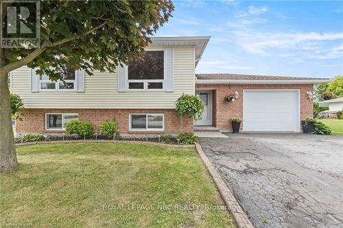 98 Ost Ave, Port Colborne, ON, L3K4A2 | Card Image
