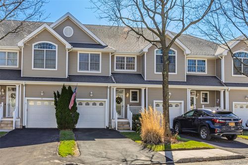 86 Brianna Dr, East Setauket, NY, 11733-4118 | Card Image