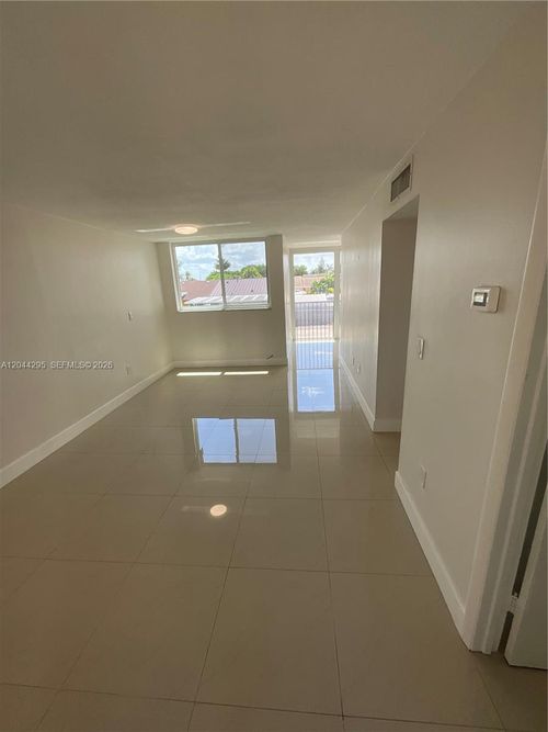 214-9441 Sw 4th St, Miami, FL, 33174-2070 | Card Image