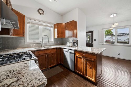 76 Dixon Cres, Red Deer, AB, T4R2H5 | Card Image