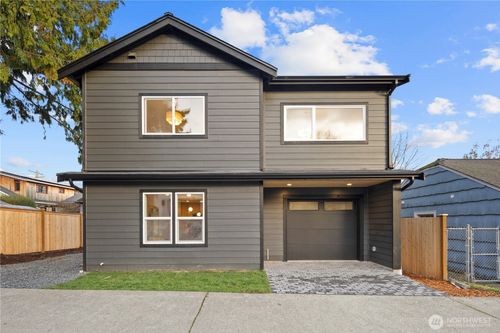 b-815 26th Ave, Seattle, WA, 98122-4913 | Card Image