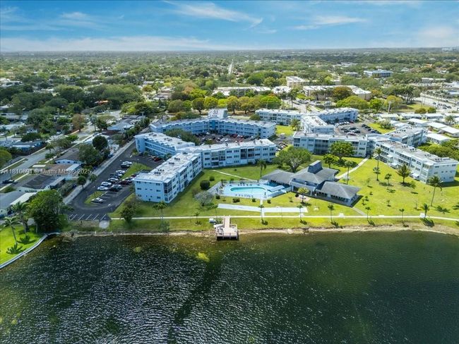 APT-109 - 2200 Park Ln, Condo with 1 bedrooms, 2 bathrooms and null parking in Hollywood FL | Image 39