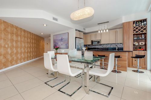 mph3920--1111 Sw 1st Avenue, Miami, FL, 33130 | Card Image