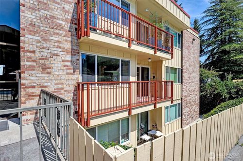 apt-201-330 Elm St, Everett, WA, 98203-1936 | Card Image