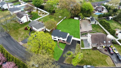 15 Bristol Ln, Kings Park, NY, 11754-4004 | Card Image