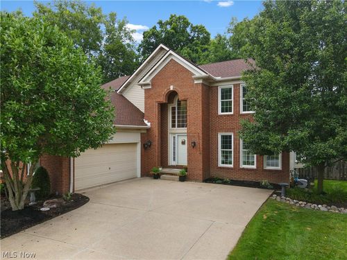 20116 Ellsworth Dr, Strongsville, OH, 44149-6794 | Card Image