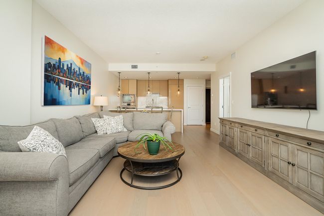 2201 - 5628 Birney Avenue, Condo with 3 bedrooms, 2 bathrooms and 1 parking in Vancouver BC | Image 2