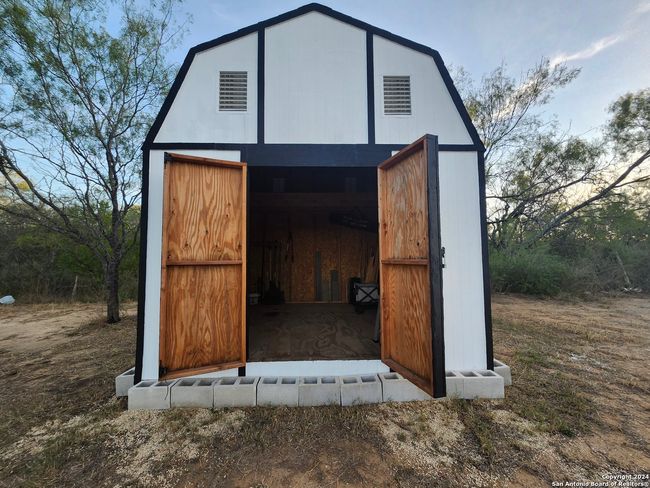 694 Las Palomas Dr, House other with 3 bedrooms, 2 bathrooms and null parking in Lytle TX | Image 18