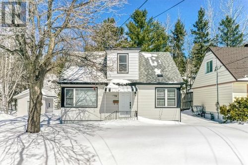 504 Victoria St, Sudbury, ON, P3C1K9 | Card Image