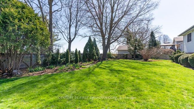 2344 Bentim Rd, House other with 3 bedrooms, 2 bathrooms and 4 parking in Mount Brydges ON | Image 31