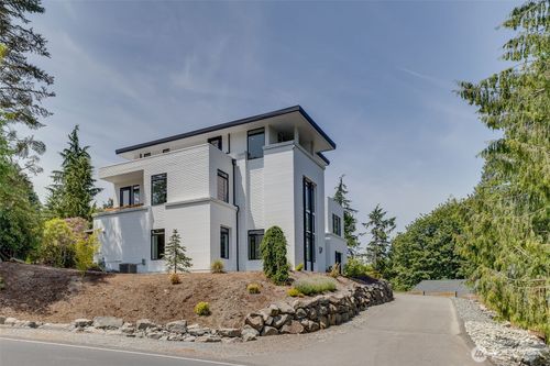 2115 Squak Mountain Loop Sw, Issaquah, WA, 98027-4417 | Card Image