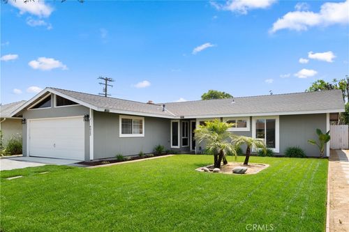 6022 Larchwood Dr, Huntington Beach, CA, 92647 | Card Image