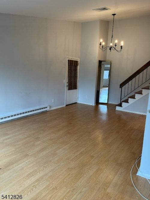 12 N Slope, Clinton, NJ, 08809-1134 | Card Image