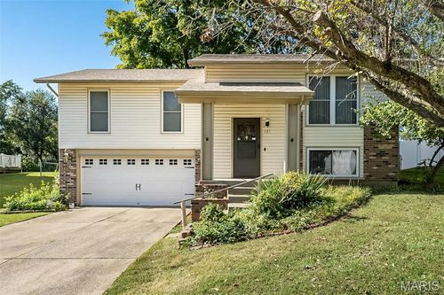 131 Spring Leaf Dr, Saint Peters, MO, 63376-6952 | Card Image