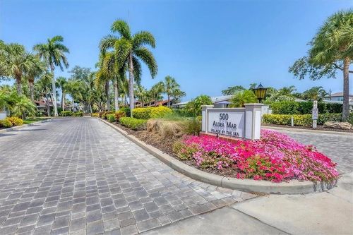 24-500 Park Blvd S, VENICE, FL, 34285-2726 | Card Image
