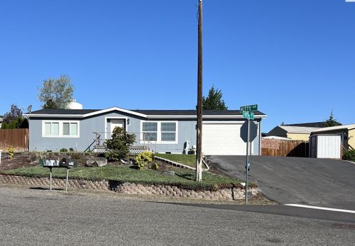 1313 9th St, Benton City, WA, 99320-5538 | Card Image