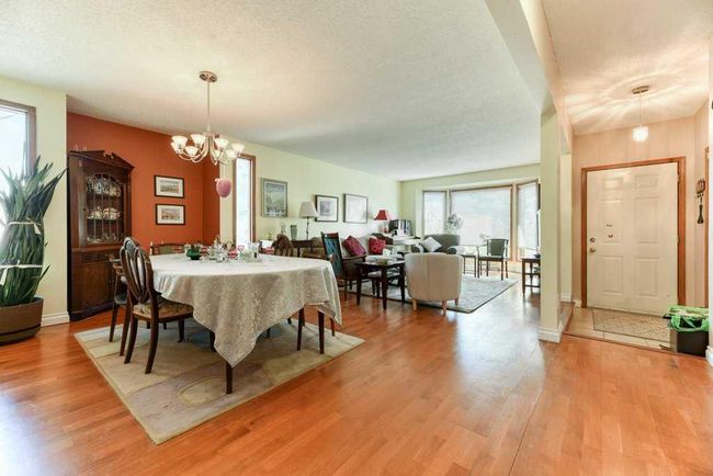 41 Sunhaven Close Se, Home with 4 bedrooms, 3 bathrooms and 4 parking in Calgary AB | Image 9