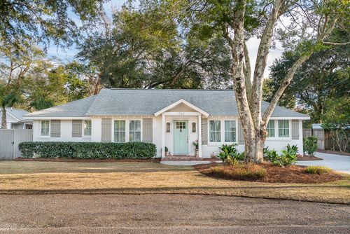 761 Atlantic St, Mount Pleasant, SC, 29464-4464 | Card Image