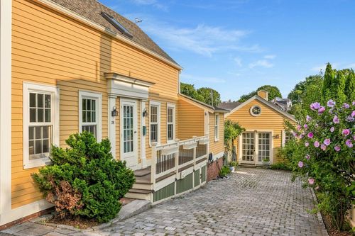 28 Walden St, Portsmouth, NH, 03801-5231 | Card Image