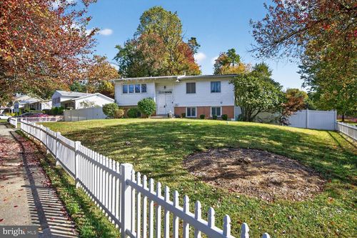 11901 Hunters Ln, ROCKVILLE, MD, 20852-2210 | Card Image