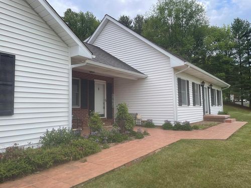 721 Pond St, Pounding Mill, VA, 24637-4046 | Card Image