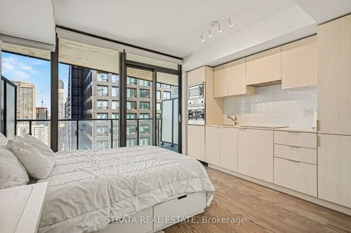 2810-11 Wellesley St W, Toronto, ON, M4Y0G4 | Card Image
