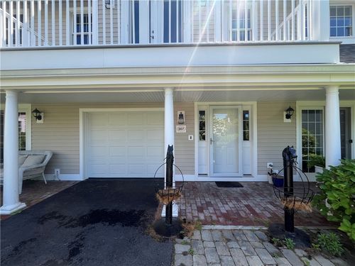 307 Corey Ln, Middletown, RI, 02842-5661 | Card Image