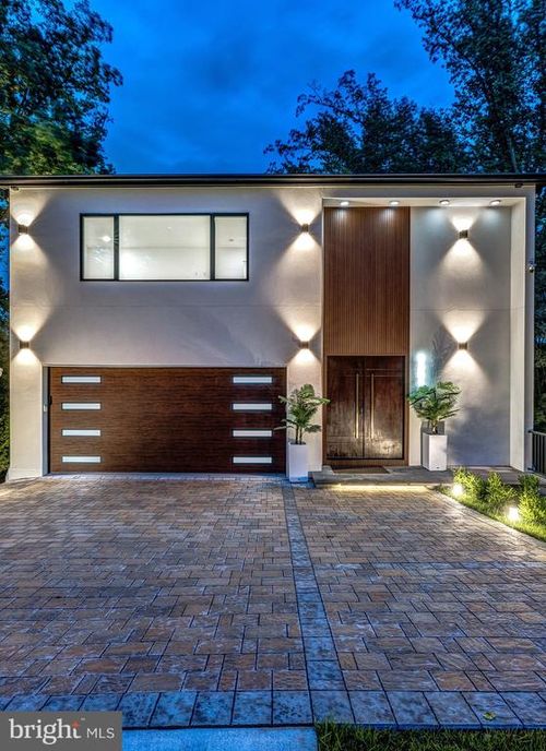 2321 N Richmond St, ARLINGTON, VA, 22207-3946 | Card Image