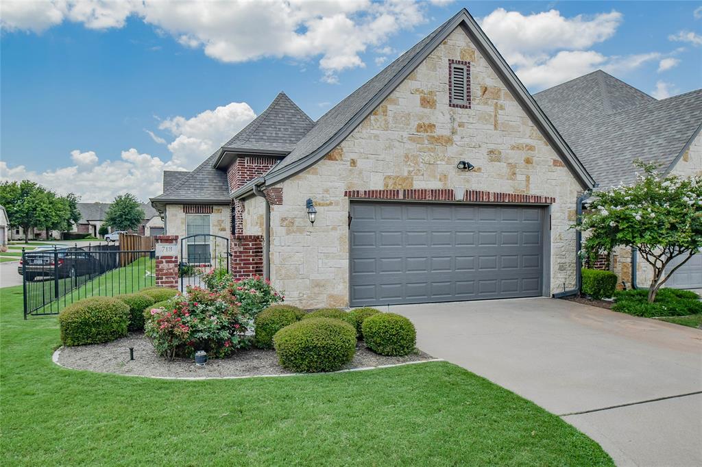 Avalon Ct, Granbury, TX 76048
