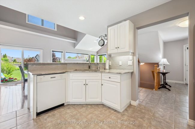 105 Riverwalk Pl, House attached with 2 bedrooms, 2 bathrooms and 3 parking in Rockwood ON | Image 18