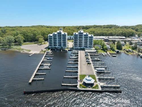 204-2964 Lakeshore Dr, Muskegon, MI, 49441-1192 | Card Image