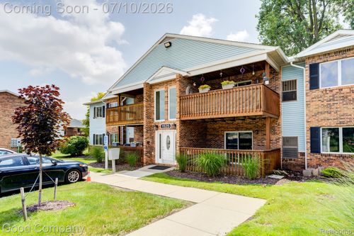 73-1525 Harbour Ct, Trenton, MI, 48183-2171 | Card Image