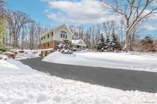 29 Marget Ann Ln, Suffern, NY, 10901-3314 | Card Image