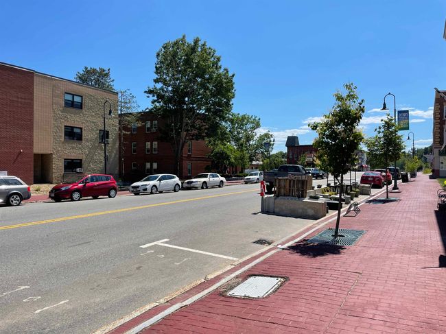 APT-13 - 11 Railroad Ave, Condo with 2 bedrooms, 1 bathrooms and null parking in Derry NH | Image 32