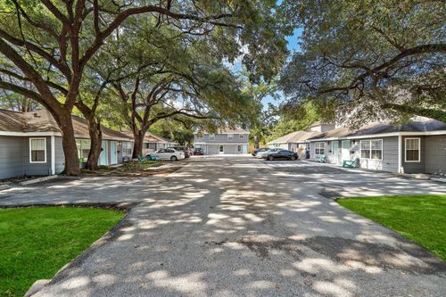 apt-2-234 W 27th St, Houston, TX, 77008-2136 | Card Image