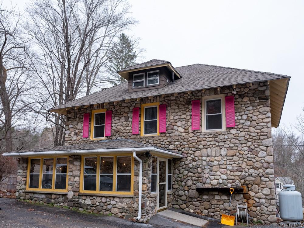 Sullivan St, Wurtsboro, NY 12790
