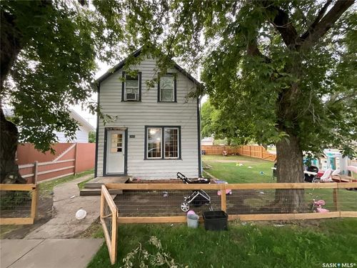 1002 8th St, Rosthern, SK, S0K | Card Image