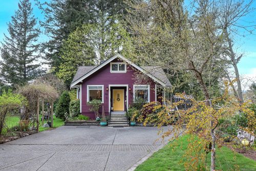 325 Harmston Ave, Courtenay, BC, V9N2X1 | Card Image